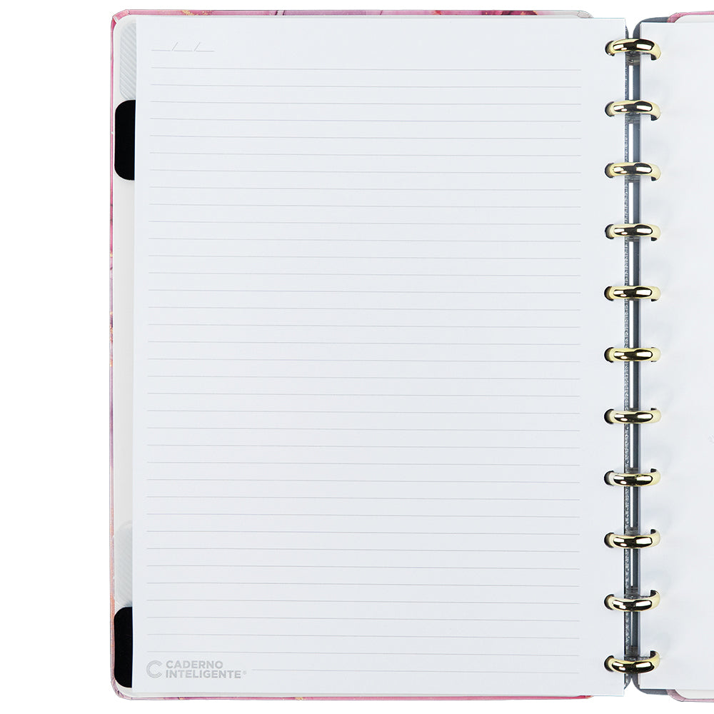 Folha pautada no Caderno Deluxe Agatha, tamanho grande.