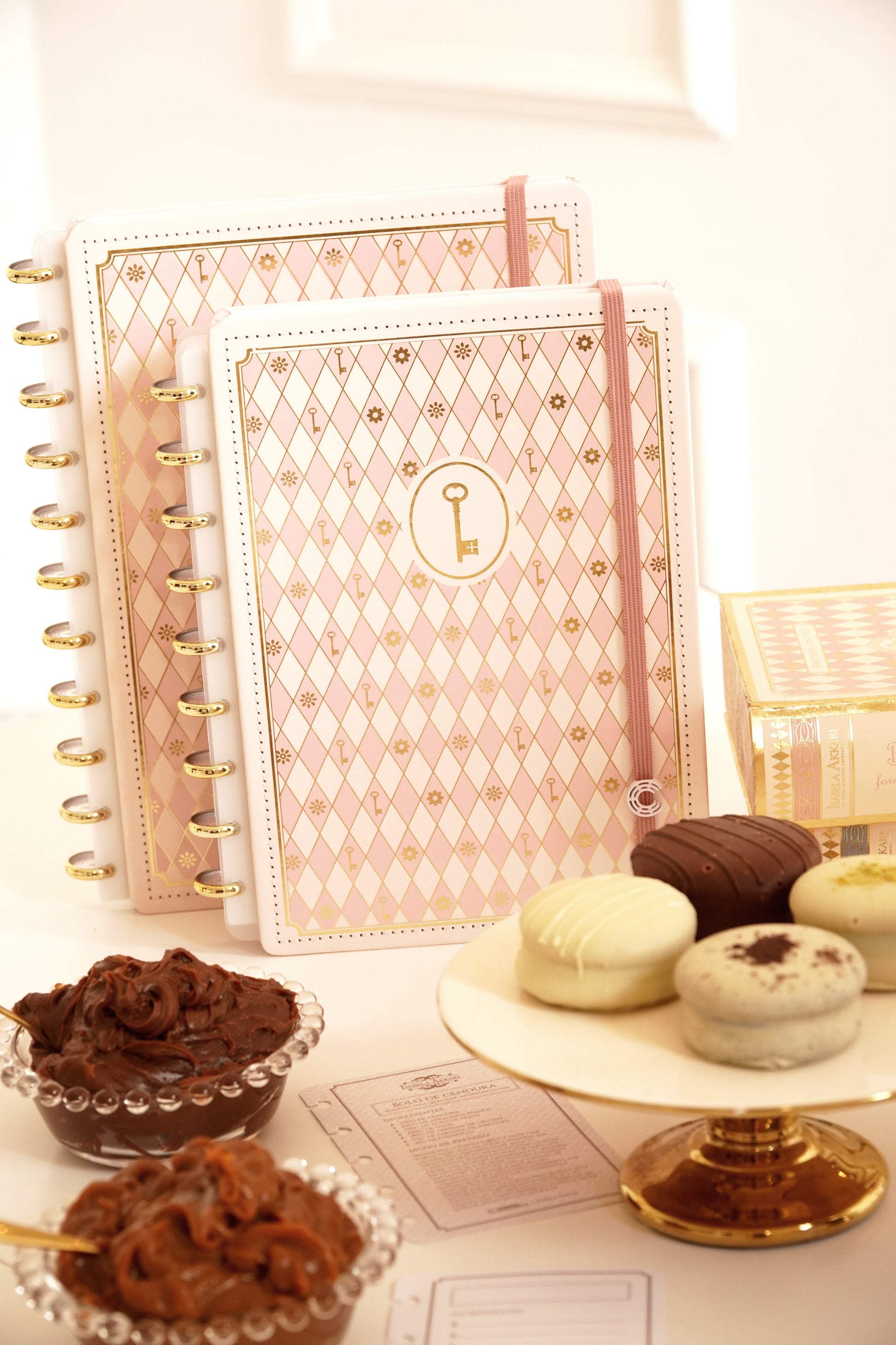 Divulgação dos Cadernos Inteligentes em parceria com Isabela Akkari.